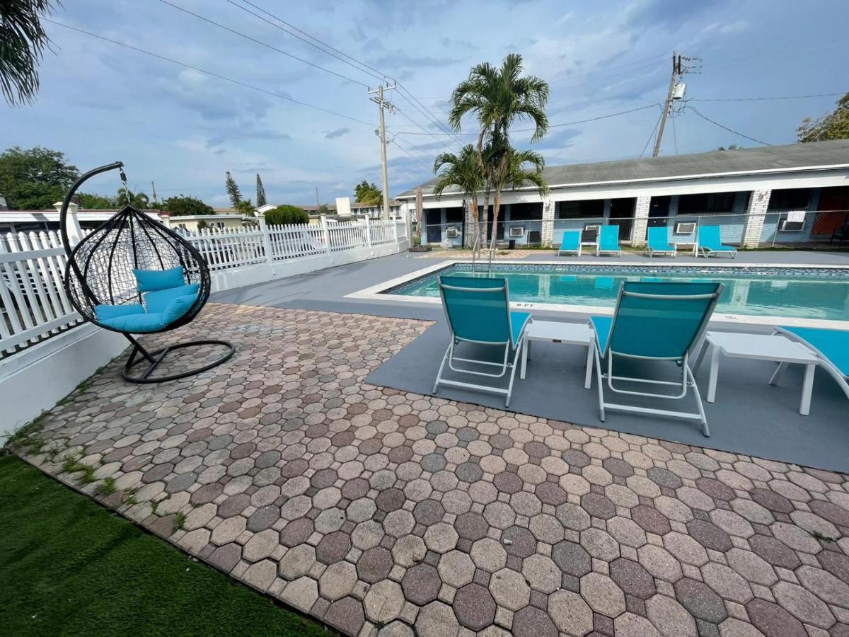 Hollywood Gardens Inn & Suites Extérieur photo
