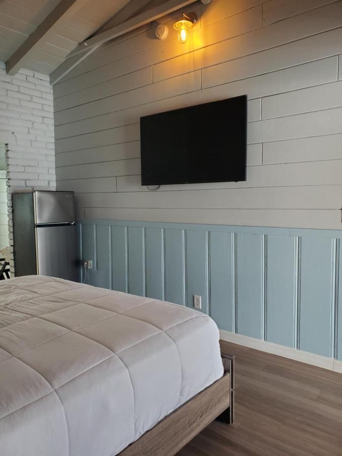 Hollywood Gardens Inn & Suites Extérieur photo