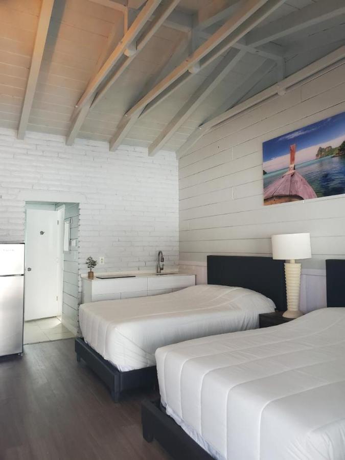 Hollywood Gardens Inn & Suites Extérieur photo